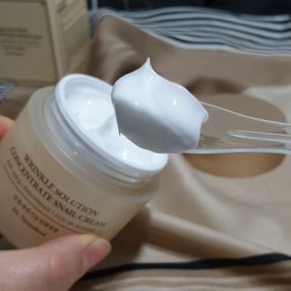 Dr.느루벗 느루벗 링클 솔루션 콘센트레이트 스네일 탄력 달팽이 크림 80g — 5점을 준 리뷰어가 2021년 3월 올린 사용 사진