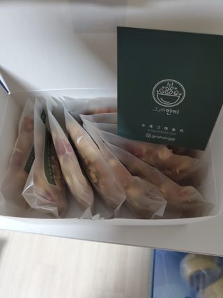[그래한끼] 무설탕/저당 시리얼타입 수제그래놀라 (40gX10개) — 5점을 준 리뷰어가 2022년 7월 올린 사용 사진
