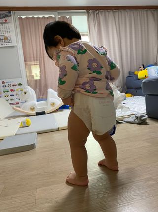 쿠잉 에어드라이  풀커버 밴드기저귀 (S/M/L) 1팩 — 4점을 준 리뷰어가 2022년 12월 올린 사용 사진