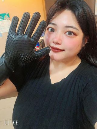 나무드 [매직싹싹] 고급형 친환경 실리콘 수세미 미끄럼방지 고무장갑 투명 1개 + 블랙 1개 캠핑용 야외 설거지 — 4.5점을 준 리뷰어가 2021년 9월 올린 사용 사진