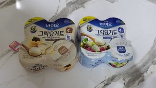 매일바이오 그릭요거트 오리지널 플레인 4개, 로스터리 커피믹스 4개 — 5점을 준 리뷰어가 2021년 12월 올린 사용 사진