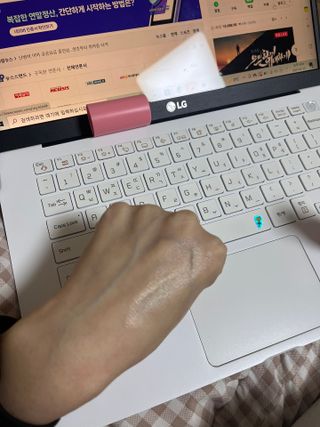 스킨큐어 산다화 카멜리아 안티 링클 멀티밤 — 5점을 준 리뷰어가 2023년 1월 올린 사용 사진