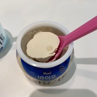 매일바이오 그릭요거트 오리지널 플레인 4개, 로스터리 커피믹스 4개 — 5점을 준 리뷰어가 2021년 12월 올린 사용 사진