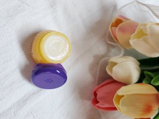 틱톡 [후르디아] 튼입술해결템 올리브영 블루베리 하이드레이팅 허니 립밤 — 5점을 준 리뷰어가 2024년 3월 올린 사용 사진
