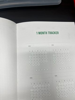 리훈 2024다이어리 아이라이크 모눈다이어리 — 4.5점을 준 리뷰어가 2023년 9월 올린 사용 사진