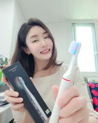 트로마츠 심플 미세전류 칫솔 — 5점을 준 리뷰어가 2022년 5월 올린 사용 사진