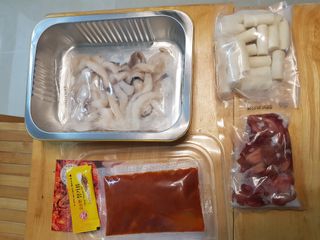 화끈한녀석들 새오똥400g 새우,오징어,똥집 볶음요리 소스,밀떡, 참기름 포함 — 5점을 준 리뷰어가 2022년 12월 올린 사용 사진