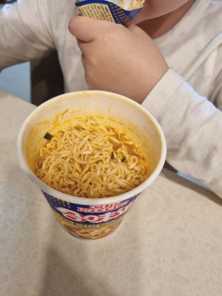 NISSIN 닛신 컵누들  4종 - 씨푸드오리지날, 씨푸드 스파이시, 씨푸드 커리, 씨푸드 XO소스 — 4.5점을 준 리뷰어가 2023년 2월 올린 사용 사진