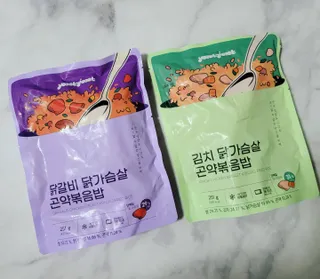 [푸딩팩토리] 요잇조잇 닭갈비 닭가슴살/김치 닭가슴살 곤약볶음밥 2종 (김치볶음밥 2개 닭갈비 볶음밥 1개) — 4.5점을 준 리뷰어가 2022년 7월 올린 사용 사진