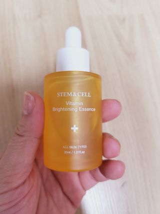 체르엠 스템앤셀 비타민 브라이트닝 에센스 30ml 1개 — 4점을 준 리뷰어가 2021년 10월 올린 사용 사진
