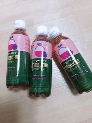 더그레잇티 콤부차 300ml *12개입 (오리지널 6개+베리리치 6개) — 4.5점을 준 리뷰어가 2022년 7월 올린 사용 사진