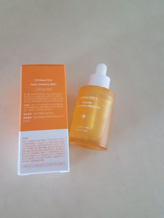체르엠 스템앤셀 비타민 브라이트닝 에센스 30ml 1개 — 5점을 준 리뷰어가 2021년 11월 올린 사용 사진