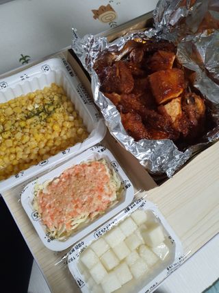 [오늘통닭 수유본점] 콘치즈닭 — 3점을 준 리뷰어가 2021년 1월 올린 사용 사진