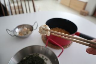 굽네몰 [굽네] 소스가 맛있는 닭가슴살 한입 볼 2종 — 5점을 준 리뷰어가 2021년 3월 올린 사용 사진