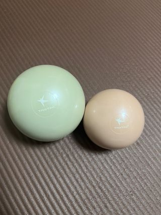 트라택 쿠셔닝 웨이트볼 0.5kg + 1kg SET — 5점을 준 리뷰어가 2022년 6월 올린 사용 사진