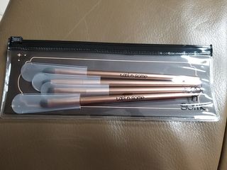 툴앤썸 로즈골드 에디션 아이 메이크업 브러쉬 4종+툴앤썸 어썸 블랙 멜로우 블렌딩 스펀지 — 5점을 준 리뷰어가 2021년 2월 올린 사용 사진
