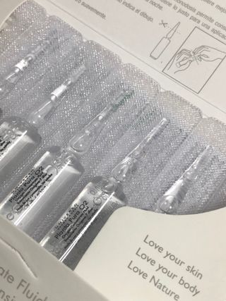 유니베르소 산소앰플 7일 집중케어 앰플 — 1.5점을 준 리뷰어가 2021년 6월 올린 사용 사진