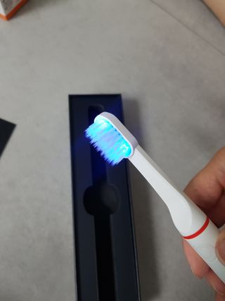 트로마츠 심플 미세전류 칫솔 — 5점을 준 리뷰어가 2022년 5월 올린 사용 사진