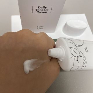 렉스리 데일리 톤업 크림 Rexri Daily Tone Up Cream — 1점을 준 리뷰어가 2022년 10월 올린 사용 사진