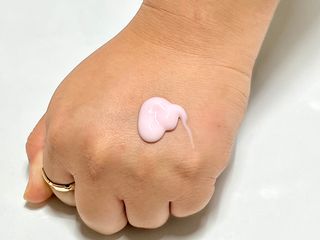 난나 살몬 스파이더 검버섯 미백 톤업 화이트닝 연어 앰플 크림 300ml 대용량 — 5점을 준 리뷰어가 2022년 8월 올린 사용 사진
