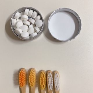 [닥터노아] 마루 대나무 칫솔 콤팩트 & 고체 치약 — 4점을 준 리뷰어가 2022년 7월 올린 사용 사진