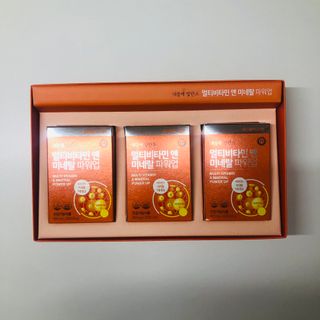 서울약사신협_내몸애발란스멀티비타민앤미네랄파워업_800mg x 90정 — 4.5점을 준 리뷰어가 2021년 5월 올린 사용 사진