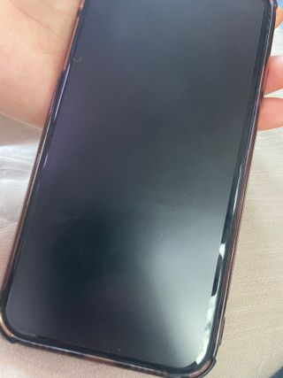 아클리브 Eco 항균 항바이러스 액정 보호필름(iPhone) — 4점을 준 리뷰어가 2022년 7월 올린 사용 사진