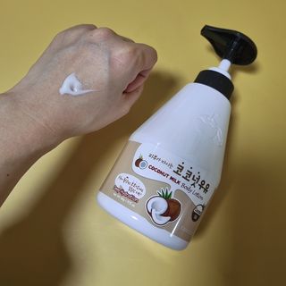 [과일나라] 피부가 마시는 코코넛우유 바디클렌저&바디로션 — 4.5점을 준 리뷰어가 2022년 3월 올린 사용 사진