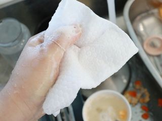 부직포나라 중금속유해물질ZERO 뜯어쓰는 주방 일회용수세미 60매 2매 — 5점을 준 리뷰어가 2022년 12월 올린 사용 사진