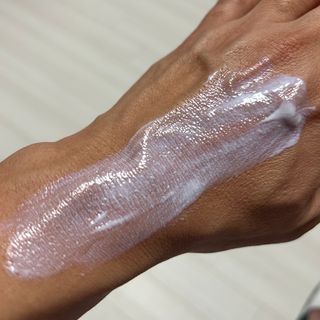 [스킨1004] 마다가스카르 센텔라 히알루-시카 워터핏 선세럼 50ml — 5점을 준 리뷰어가 2024년 5월 올린 사용 사진