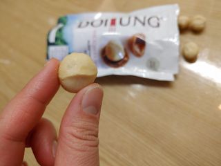 도이퉁 마카다미아 넛 90g  로얄 마카넛 오리지널 쏠트 허니 — 5점을 준 리뷰어가 2021년 3월 올린 사용 사진
