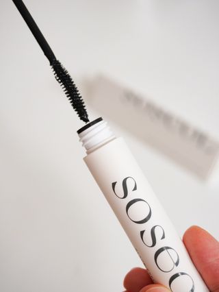 더소설 소설 블랙아이래쉬 세럼 10g(SOSEOL BLACK EYELASH SERUM 10g) — 5점을 준 리뷰어가 2023년 12월 올린 사용 사진