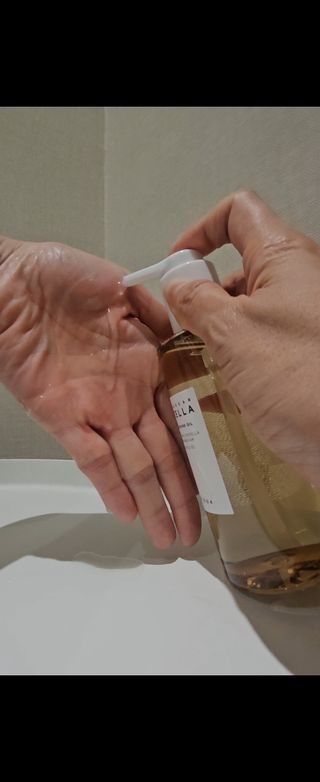 스킨1004 [SKIN1004] 마다가스카르 센텔라 라이트 클렌징 오일 200ml — 5점을 준 리뷰어가 2024년 8월 올린 사용 사진