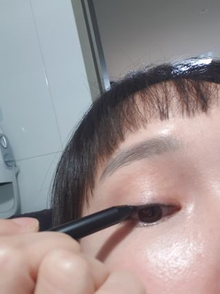 틸디앤 메이크 리얼무드 오토 아이라이너 — 3점을 준 리뷰어가 2021년 12월 올린 사용 사진