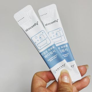 아토컴피 신생아도 사용가능한 무알러지 바디워시 & 여행키트 ( 독일 임상시험 완료 / 영유아 탑투토 워시 겸용 ) — 5점을 준 리뷰어가 2022년 9월 올린 사용 사진