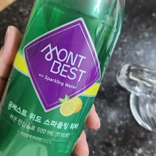 몽베스트 Montbest with Sparkling water Lemon OR Lime 20병(랜덤) — 5점을 준 리뷰어가 2023년 2월 올린 사용 사진