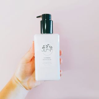 줄라이 모닝 _ JULY MORNING 줄라이모닝 하이드레이팅 퍼퓸드 바디앤핸드 에멀젼 — 4점을 준 리뷰어가 2021년 9월 올린 사용 사진