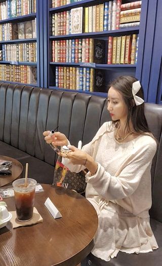 더소설 소설 블랙아이래쉬 세럼 10g(SOSEOL BLACK EYELASH SERUM 10g) — 5점을 준 리뷰어가 2023년 6월 올린 사용 사진