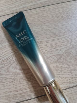 [NEW 탄력유턴 아이크림] AHC 유스 래스팅 리얼 아이크림 포 페이스 — 5점을 준 리뷰어가 2021년 3월 올린 사용 사진