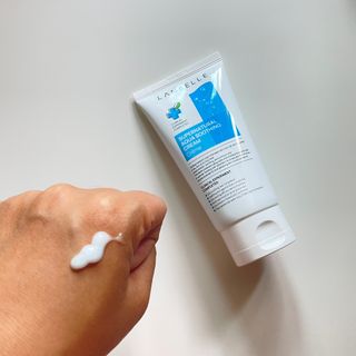 랑벨 수퍼내츄럴 아쿠아 수딩 크림 100ml — 5점을 준 리뷰어가 2022년 6월 올린 사용 사진