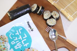 해풀잎 누구나 김밥*1ea [(혼합야채 35g *1ea,  김밥김 (5g, 5ea),  양념간장 (6g, 5ea), 참기름(5g, 2ea)] — 5점을 준 리뷰어가 2022년 10월 올린 사용 사진
