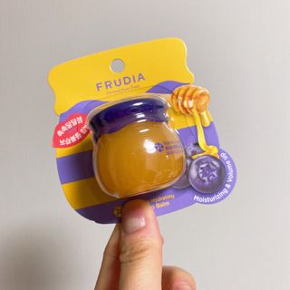 [후르디아] 올리브영 꿀과즙 립밤 2종 (블루베리/석류) — 4.5점을 준 리뷰어가 2022년 1월 올린 사용 사진