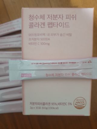 방방곳곳 청수체 콜라겐 — 4점을 준 리뷰어가 2022년 3월 올린 사용 사진