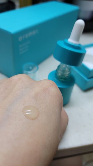 아로메르 리바이탈라이징 블루밍 앰플 10ml x 4ea — 5점을 준 리뷰어가 2021년 8월 올린 사용 사진