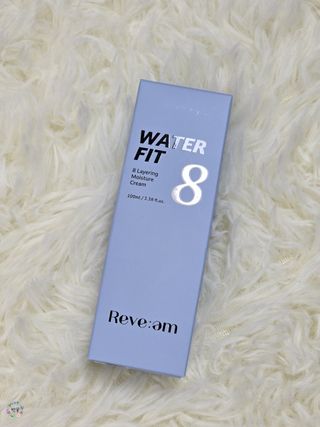 나우 [리브엠]피부 속부터 겹겹이, 촘촘하게! 워터핏8중 수분착붙 크림 — 4.5점을 준 리뷰어가 2025년 5월 올린 사용 사진