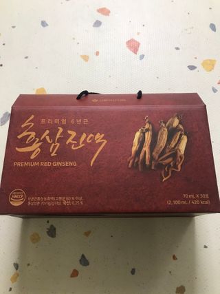 서울약사신협_프리미엄 6년근 홍삼진액_70mlx30포 — 5점을 준 리뷰어가 2021년 2월 올린 사용 사진