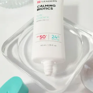 리더스코스메틱 리더스 카밍 바이오틱스 선 에센스 SPF 50+ PA++++ — 4점을 준 리뷰어가 2022년 6월 올린 사용 사진