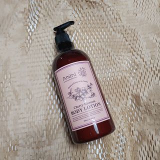 아미니 플라워테라피 바디로션  500ml 시리즈 — 5점을 준 리뷰어가 2021년 4월 올린 사용 사진