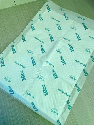 아베크 펫 와이드 프리미엄 중형 애견 강아지 배변 패드 54매 1팩 45g — 4.5점을 준 리뷰어가 2021년 7월 올린 사용 사진
