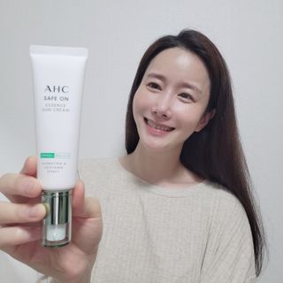 [AHC] 세이프온 에센스 선크림 올리브영 스페셜 증정 기획세트 — 5점을 준 리뷰어가 2022년 6월 올린 사용 사진